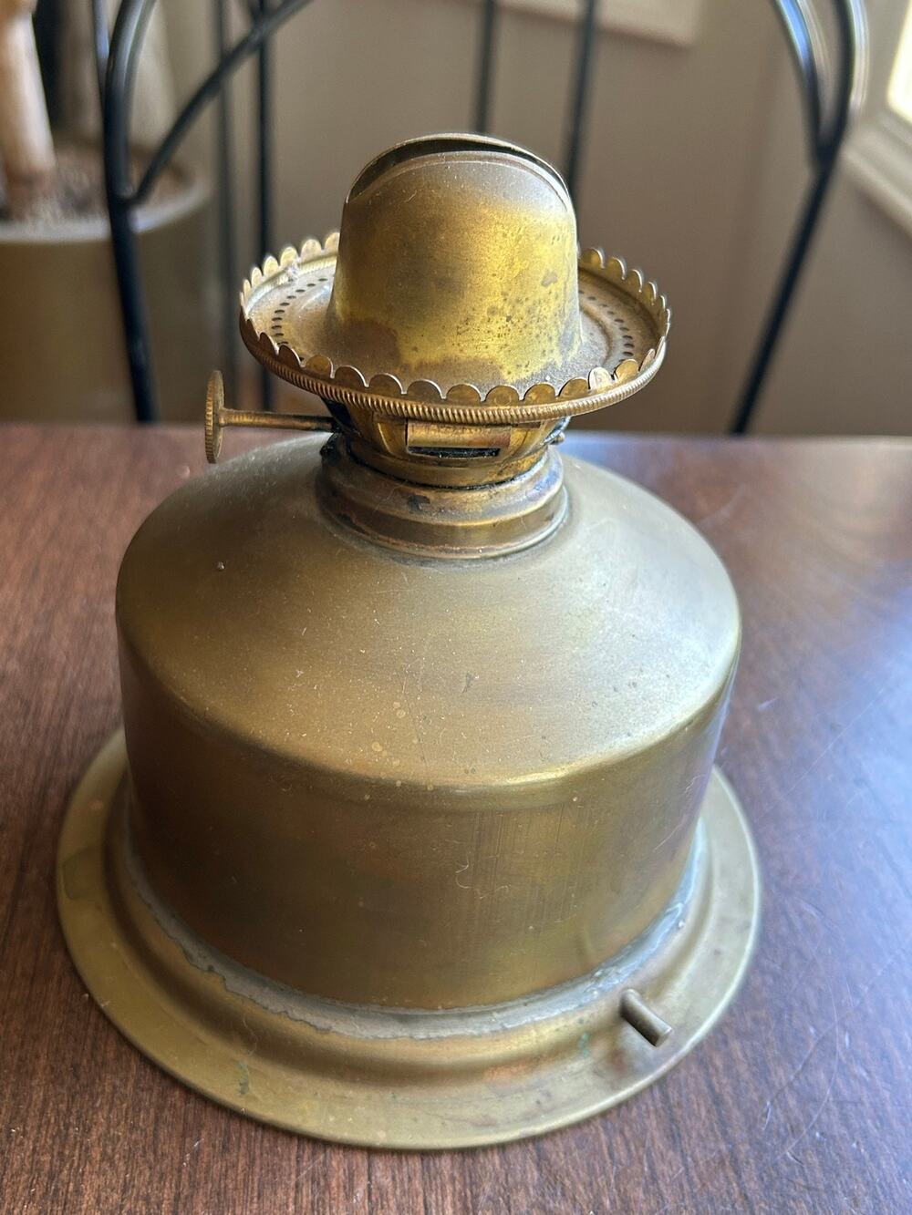 ANTIQUE Waterbury BRASS BASE KEROSENE LAMP